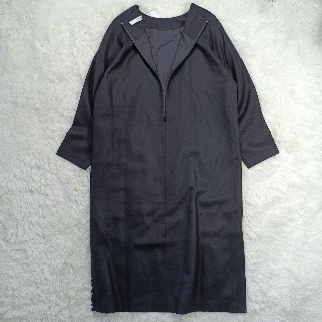 タグ付極美品✨アドーア　ウールアムンゼンワンピース　38　スリット　クルーネック