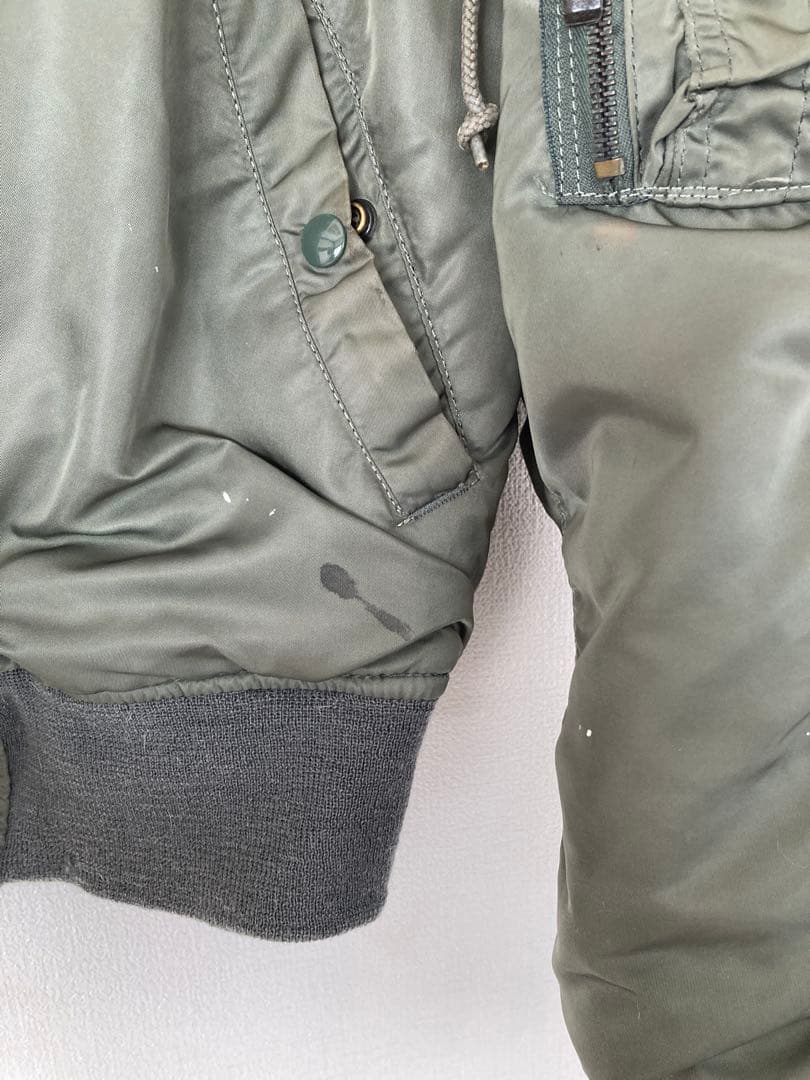 N-2B ヴィンテージ　フライトジャケットジャンティーク購入