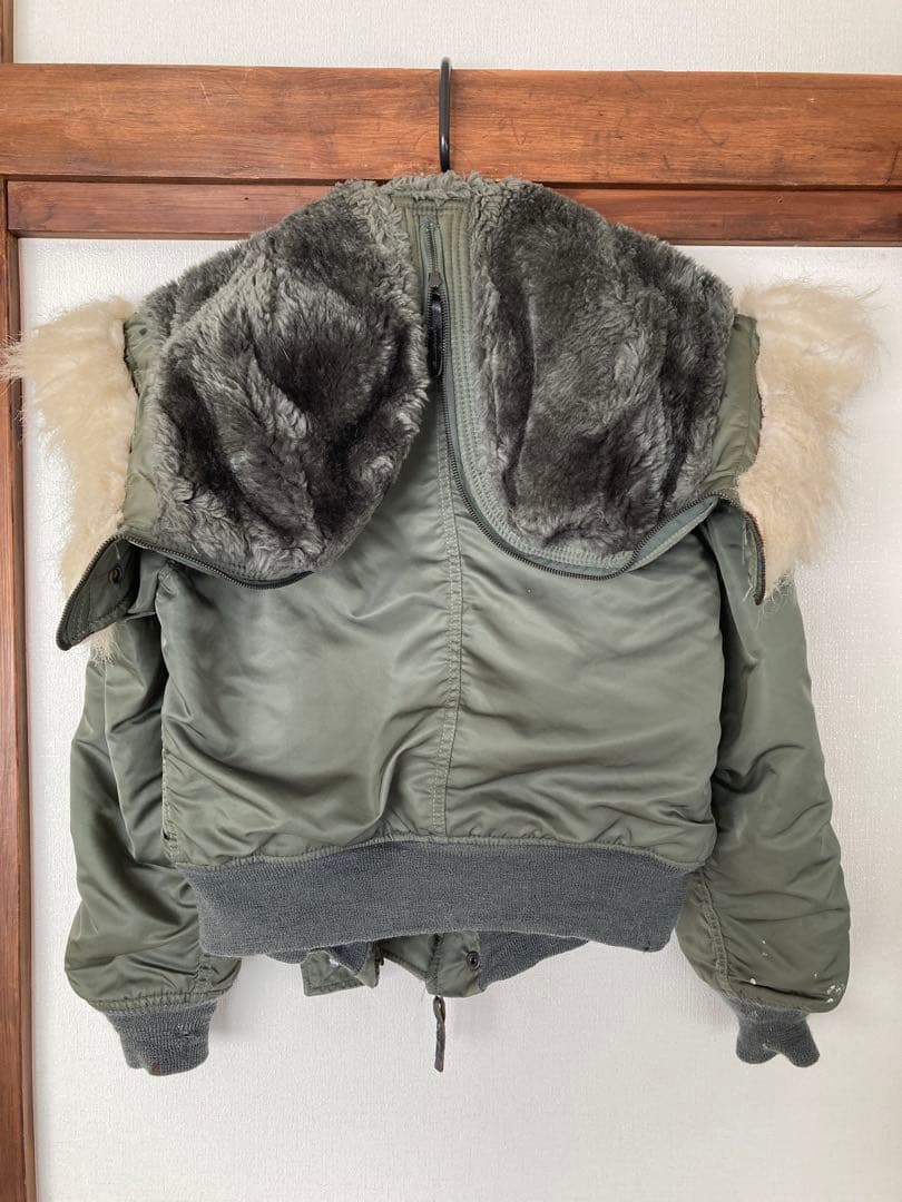 N-2B ヴィンテージ　フライトジャケットジャンティーク購入