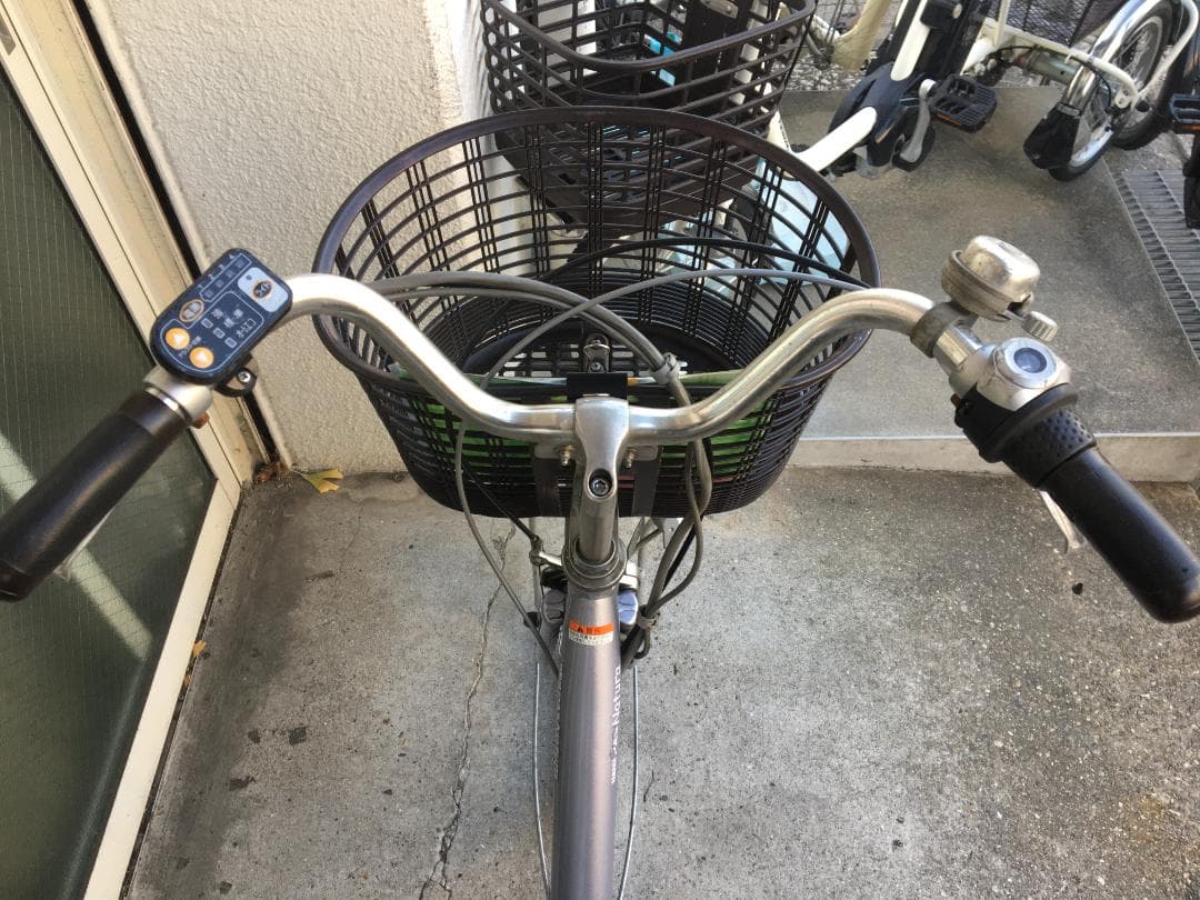 地域限定送料無料　パス　ナチュラ　8,9AH　シルバー系　神戸市　電動自転車