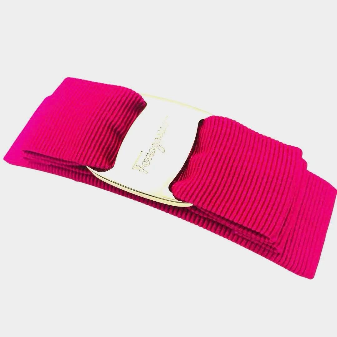 【極美品・箱付】サルヴァトーレ フェラガモ ヴァラリボン バレッタホットピンク