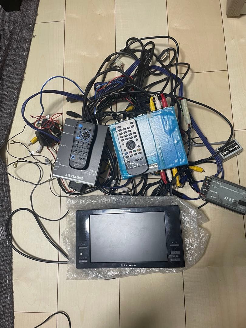 車載用TVチューナー・モニター・DVDデッキ等まとめ売り