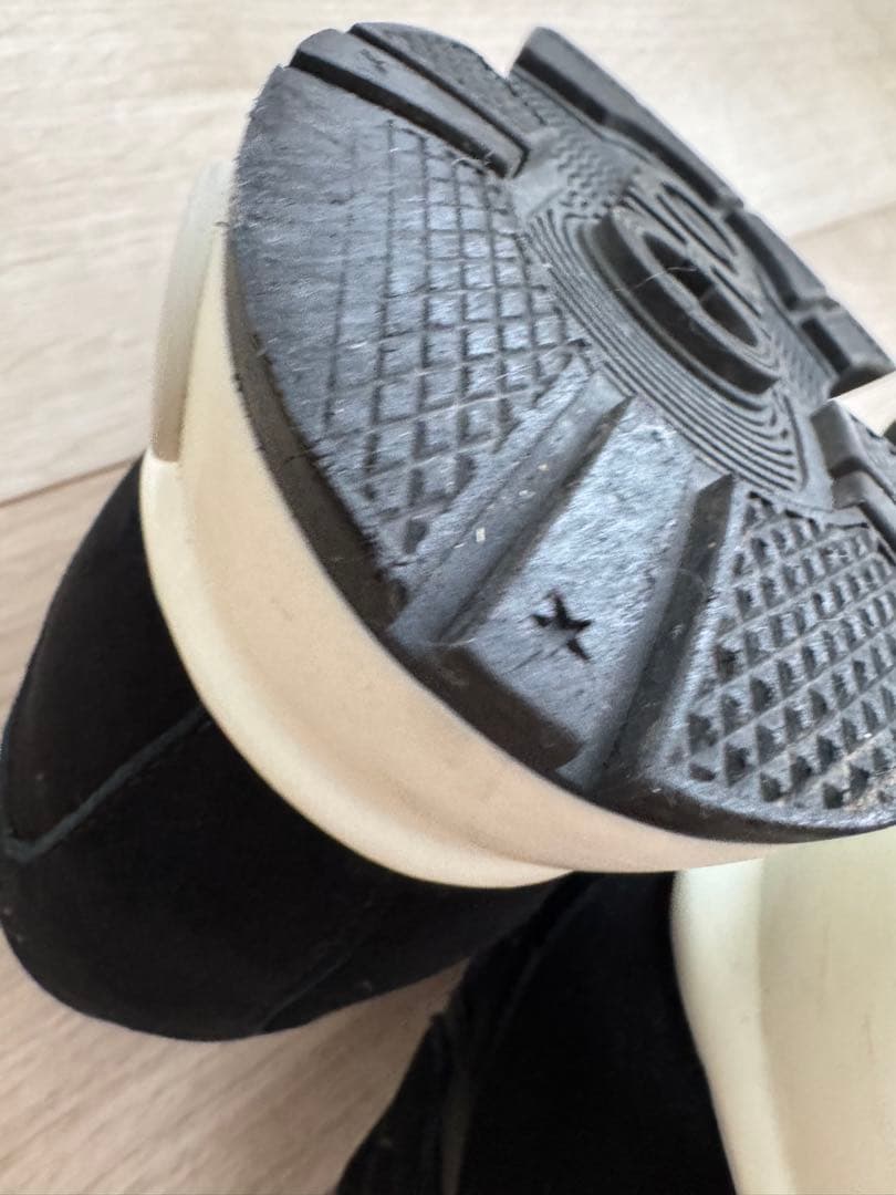 JIMMY CHOO ブラックスニーカー