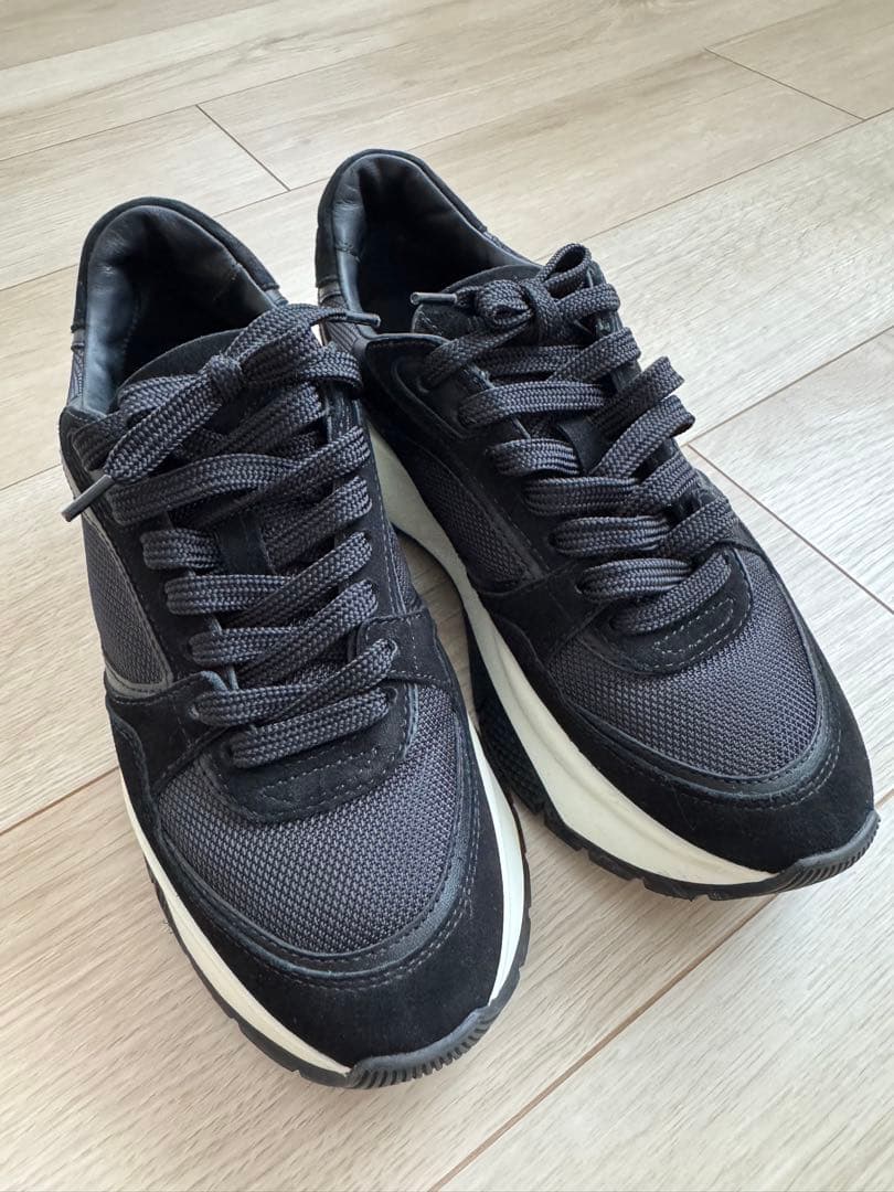 JIMMY CHOO ブラックスニーカー