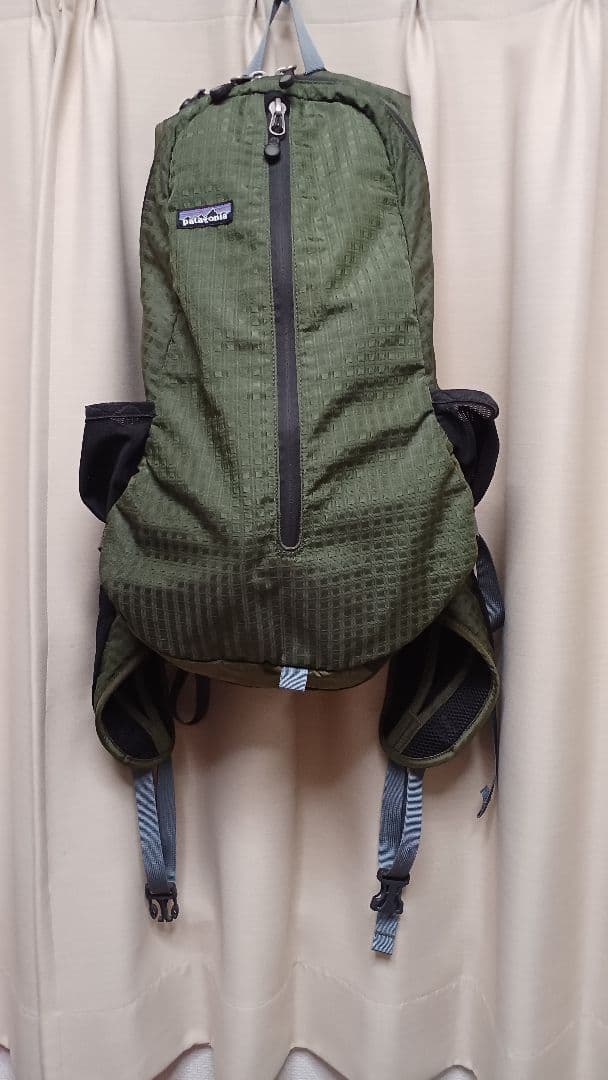 Patagonia リュック オリーブグリーン