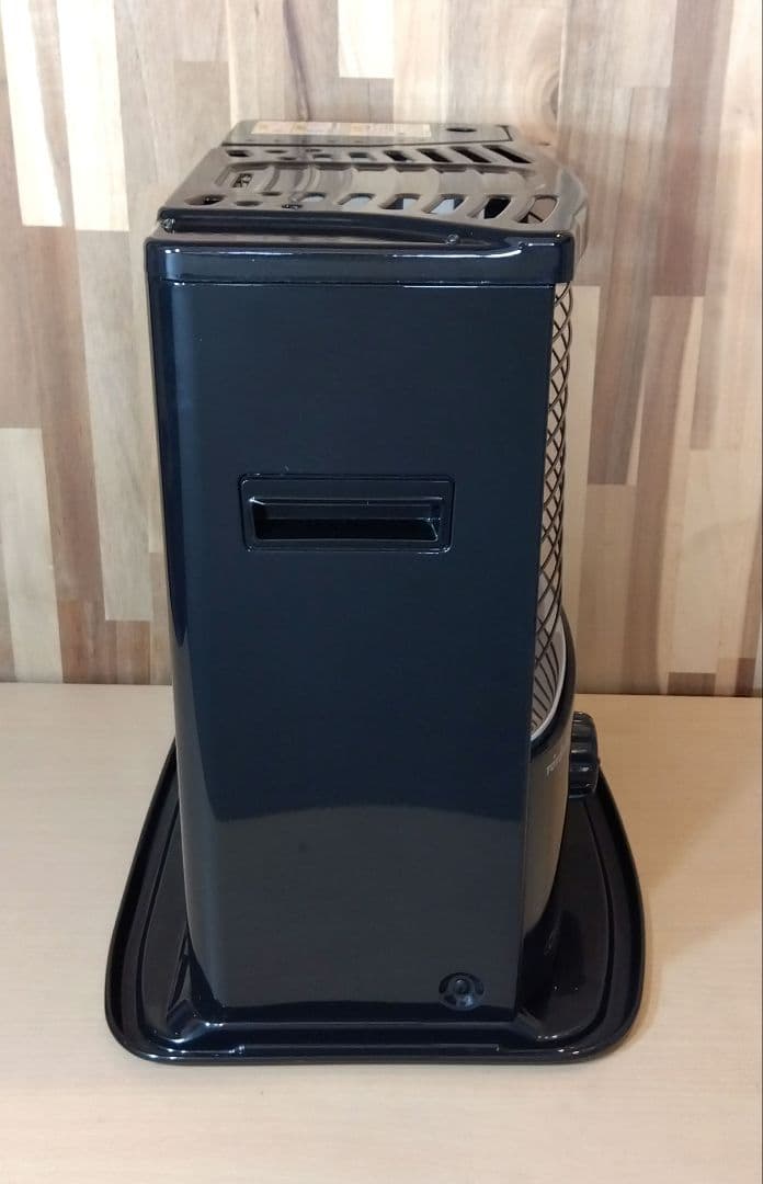 サロンサロン　TOYOTOMI 石油ストーブ RSX-23N 2023年