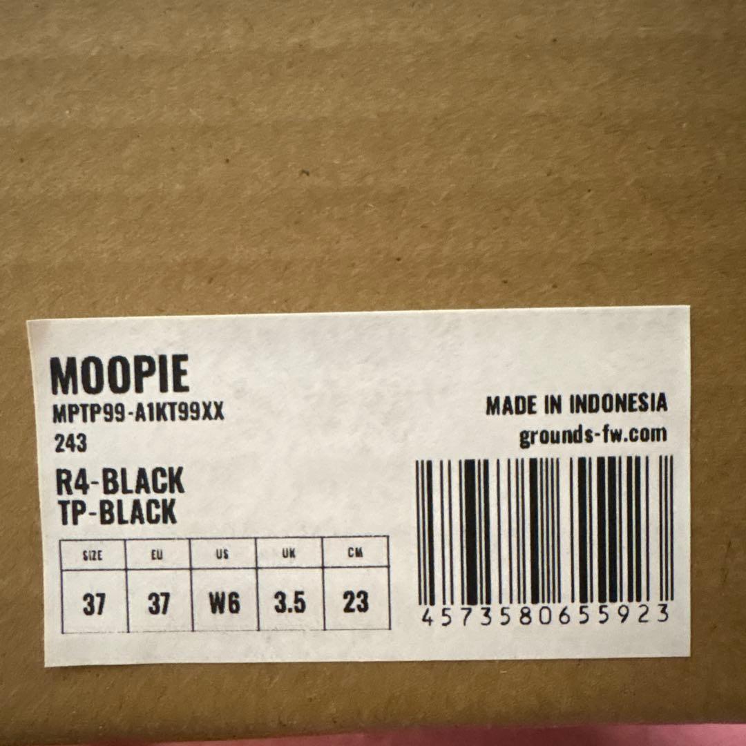 groundsブラックスニーカー