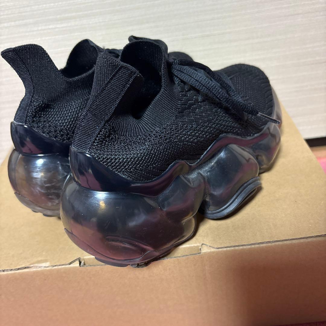 groundsブラックスニーカー