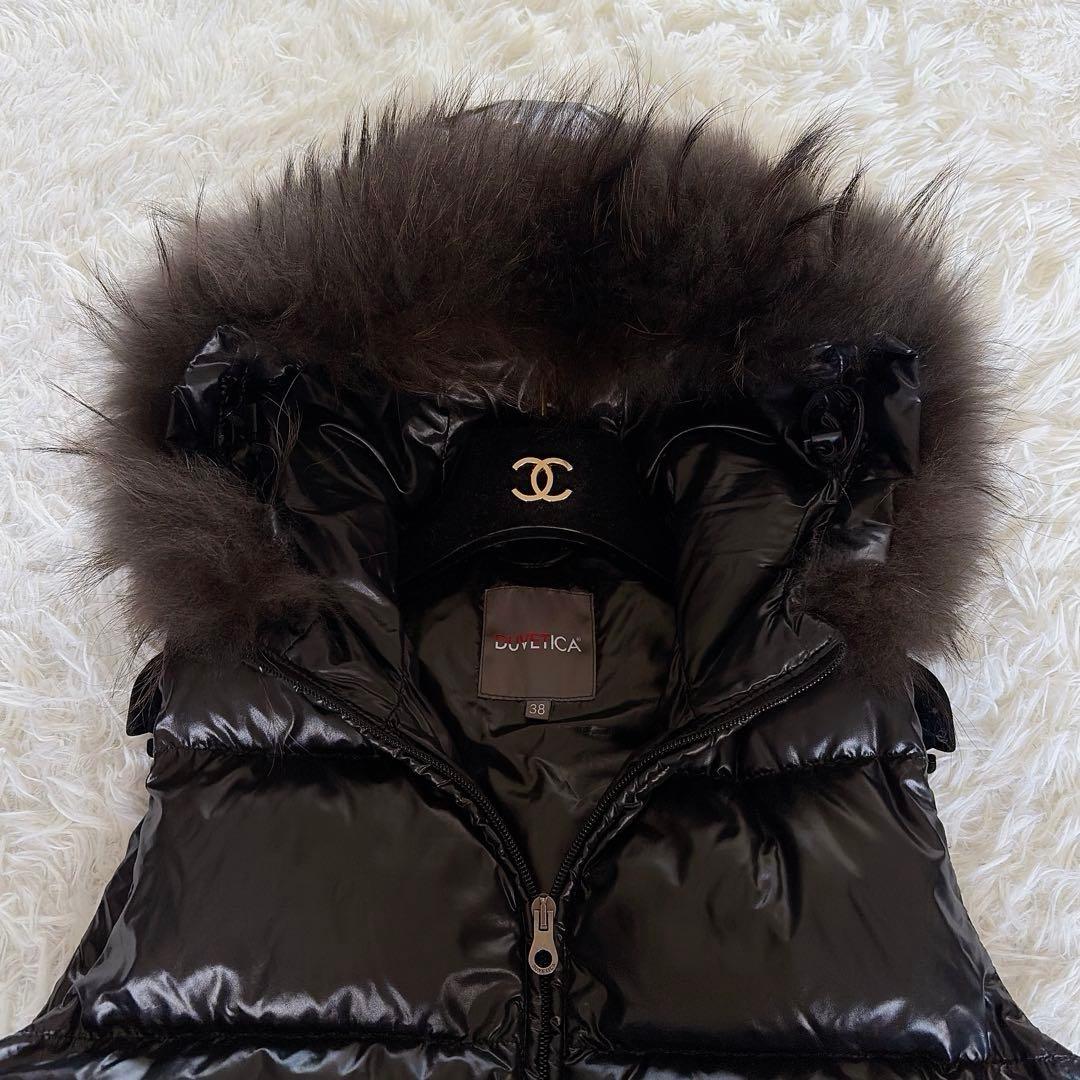 美品✨【デュベティカ】ファーフード付き2way ダウンベスト 光沢ブラック 38