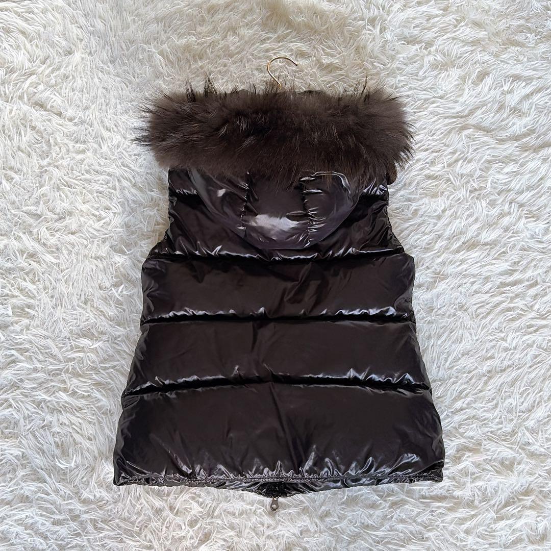 美品✨【デュベティカ】ファーフード付き2way ダウンベスト 光沢ブラック 38