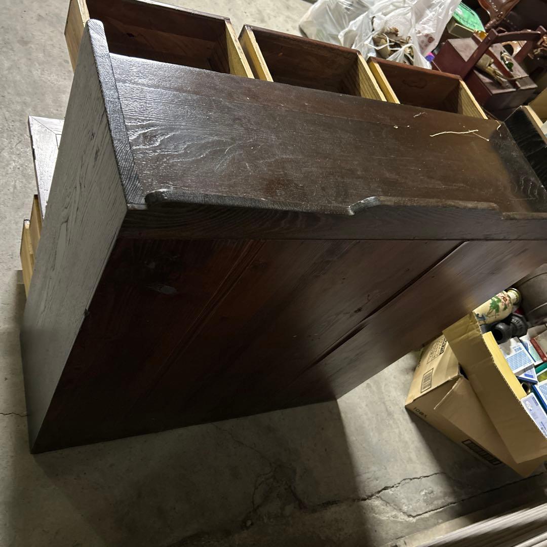 古く味のある木製の引き出し5杯　チェスト　昭和レトロ　古家具　古民家　時代家具