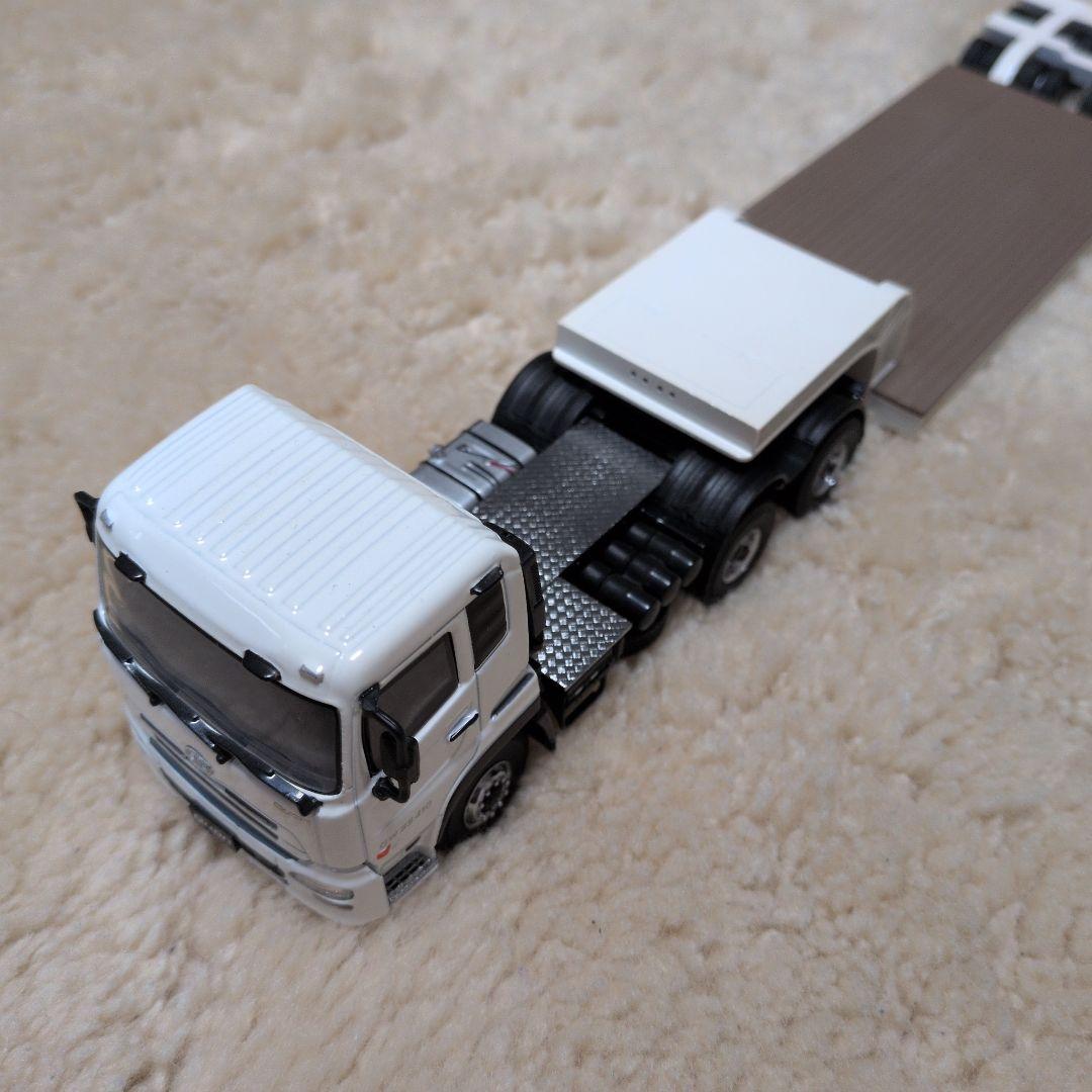 ホワイト トレーラー ミニカー　UD