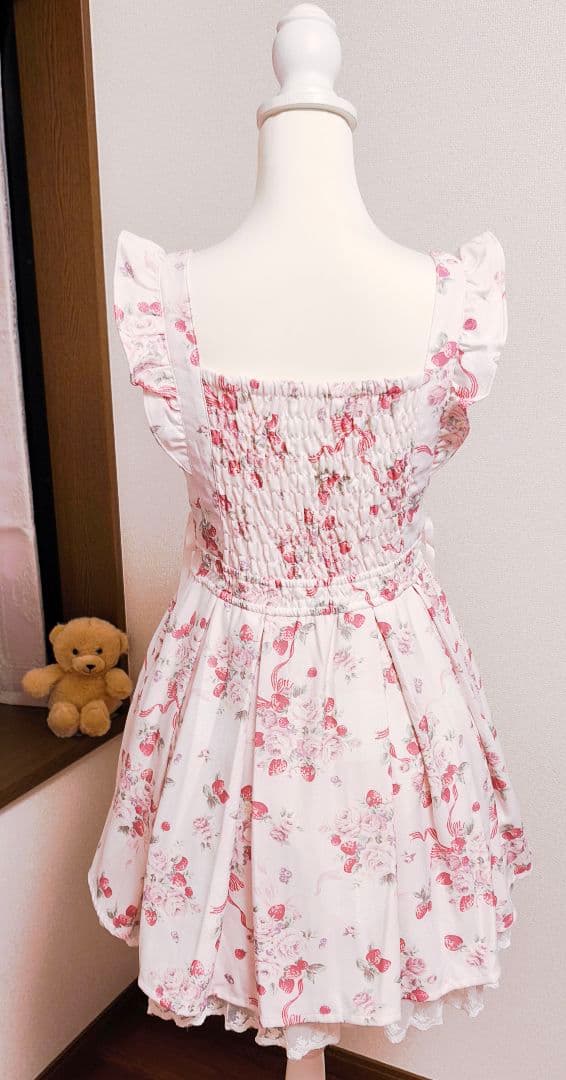 リズリサいちごワンピース