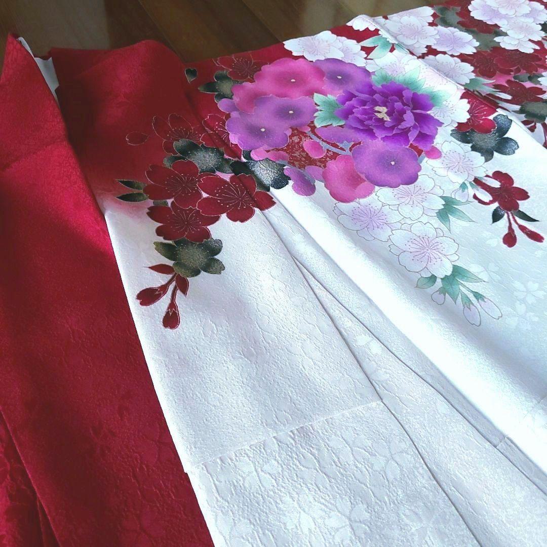 ◆【可憐なお花のお振り袖】刺繍と金糸使い