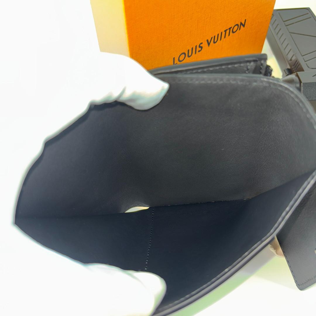 未使用/IC ルイヴィトン トリヨン ポルトフォイユ パイロット 3つ折り財布