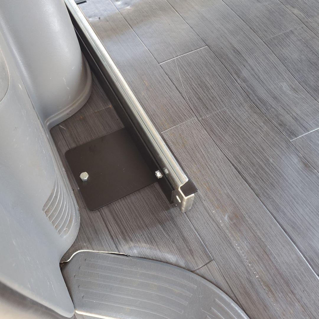 ハイエース スライドフロア フレーム