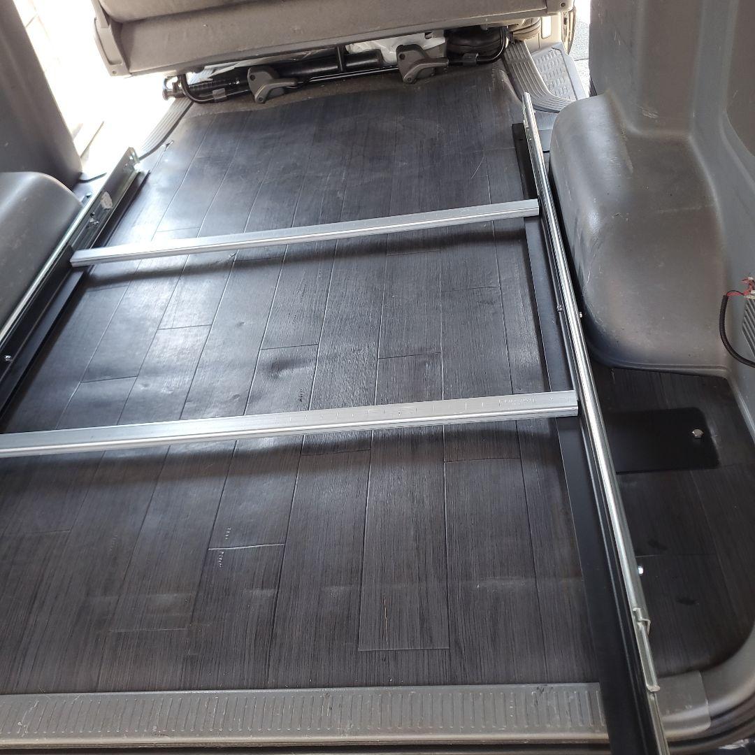 ハイエース スライドフロア フレーム