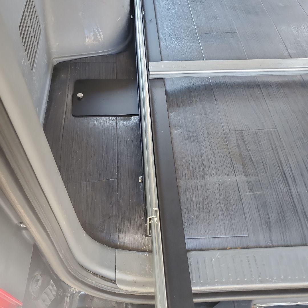 ハイエース スライドフロア フレーム