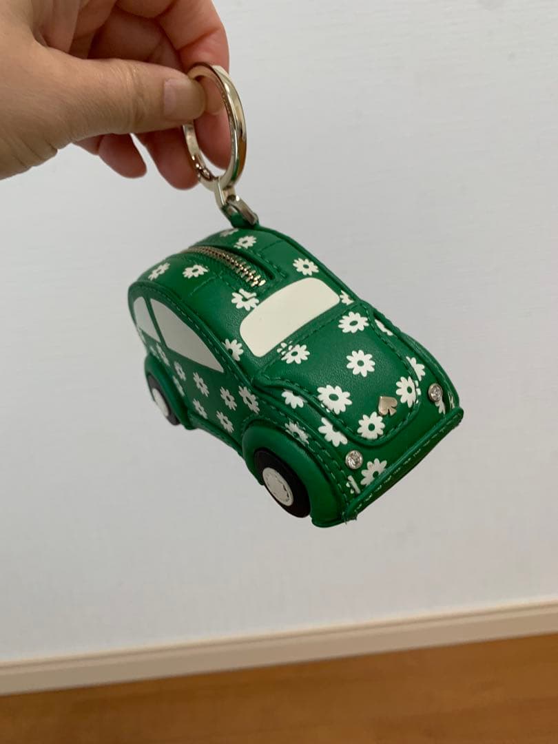 ケイトスペード　グリーン 車型キーケース 花柄
