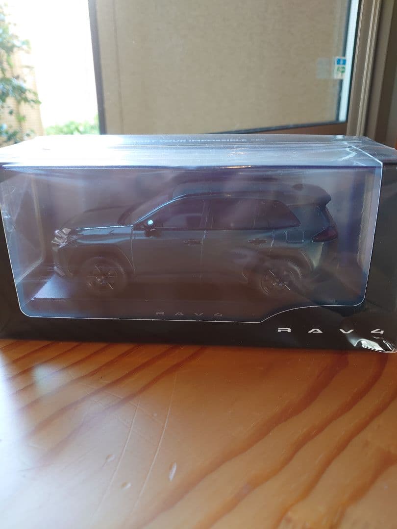 新型RAV4　ADVENTURE　エバーレスト　カラーサンプル
