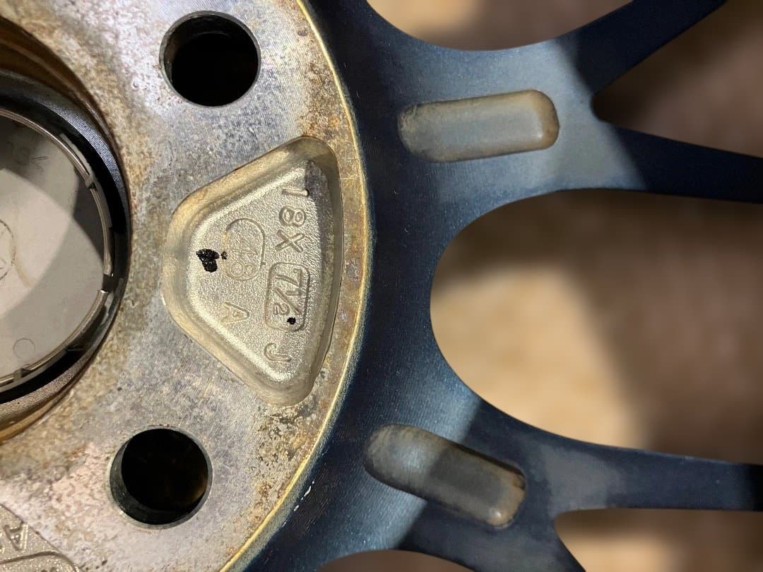 ②エンケイ　PFM1 18インチ　7.5j PCD114.3