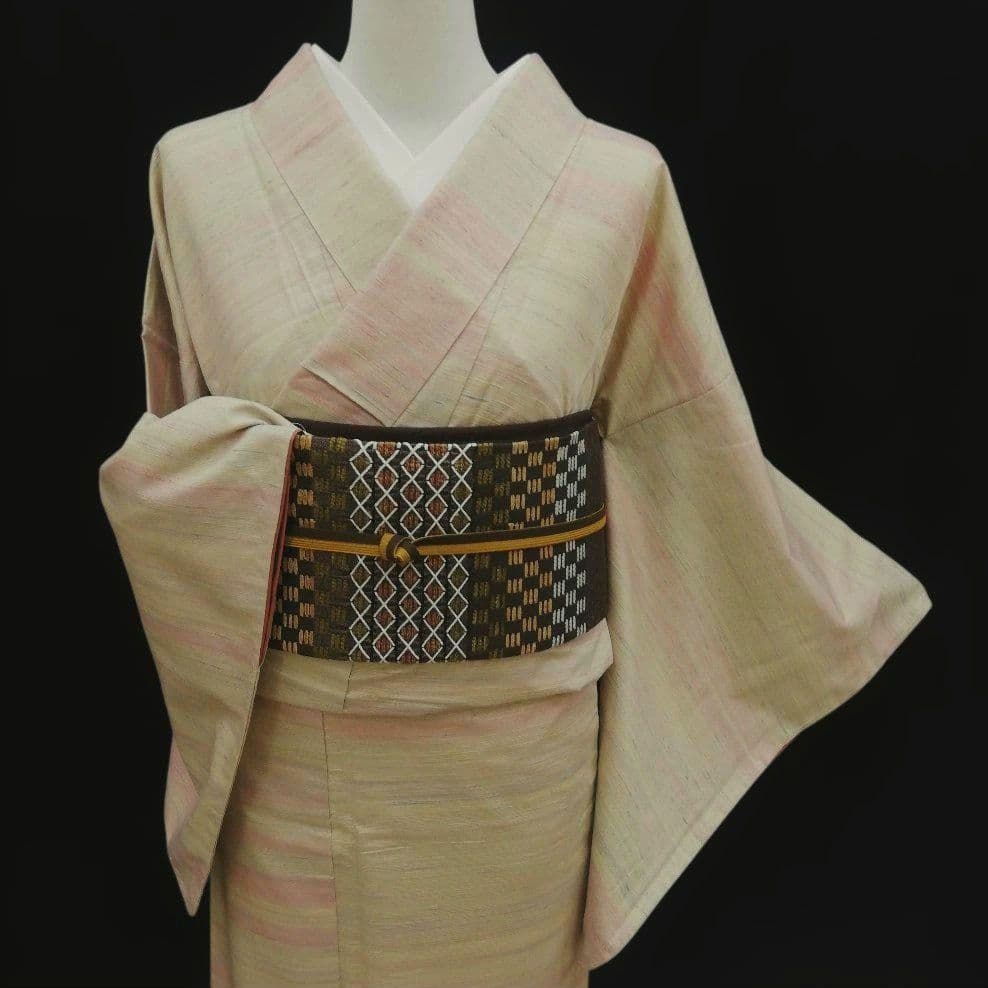 紅花紬(袷)　(横段織だし　未使用　薄紅色系×砥の粉色系×薄鼠色系