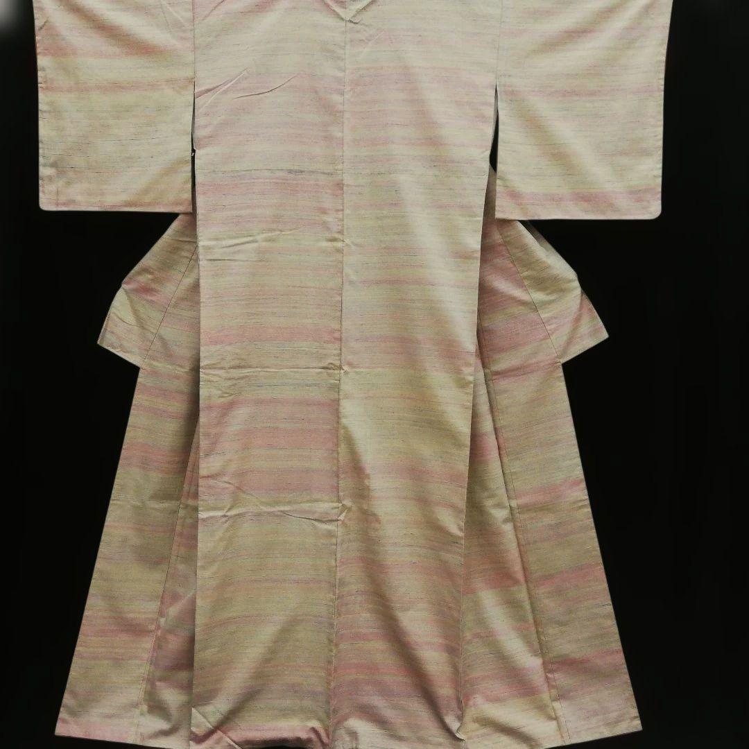 紅花紬(袷)　(横段織だし　未使用　薄紅色系×砥の粉色系×薄鼠色系