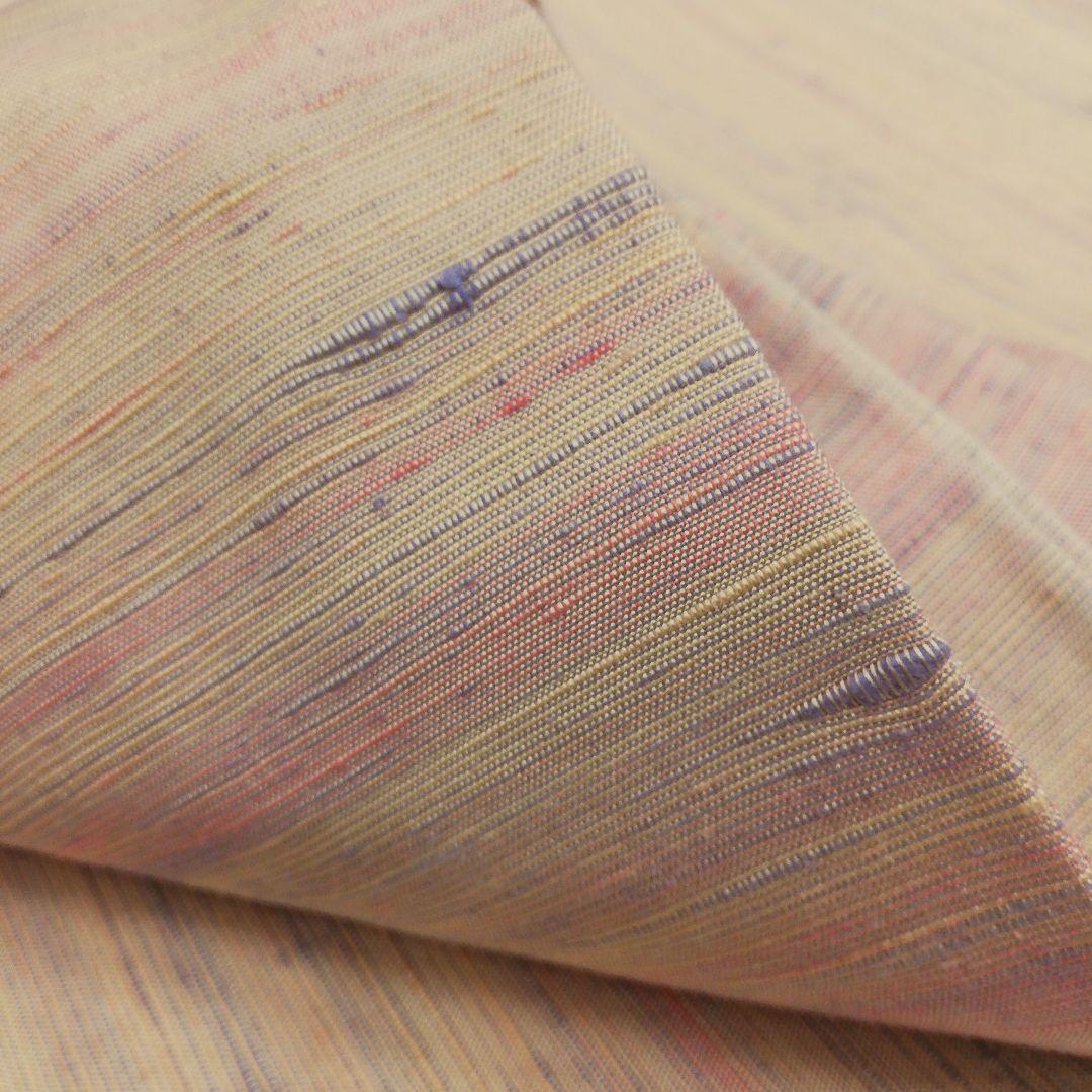 紅花紬(袷)　(横段織だし　未使用　薄紅色系×砥の粉色系×薄鼠色系