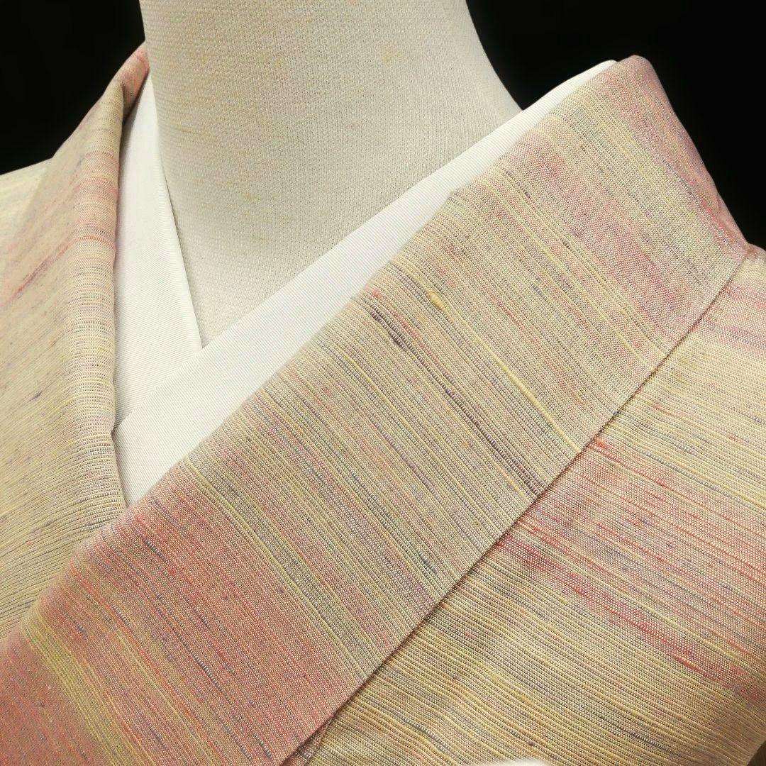 紅花紬(袷)　(横段織だし　未使用　薄紅色系×砥の粉色系×薄鼠色系