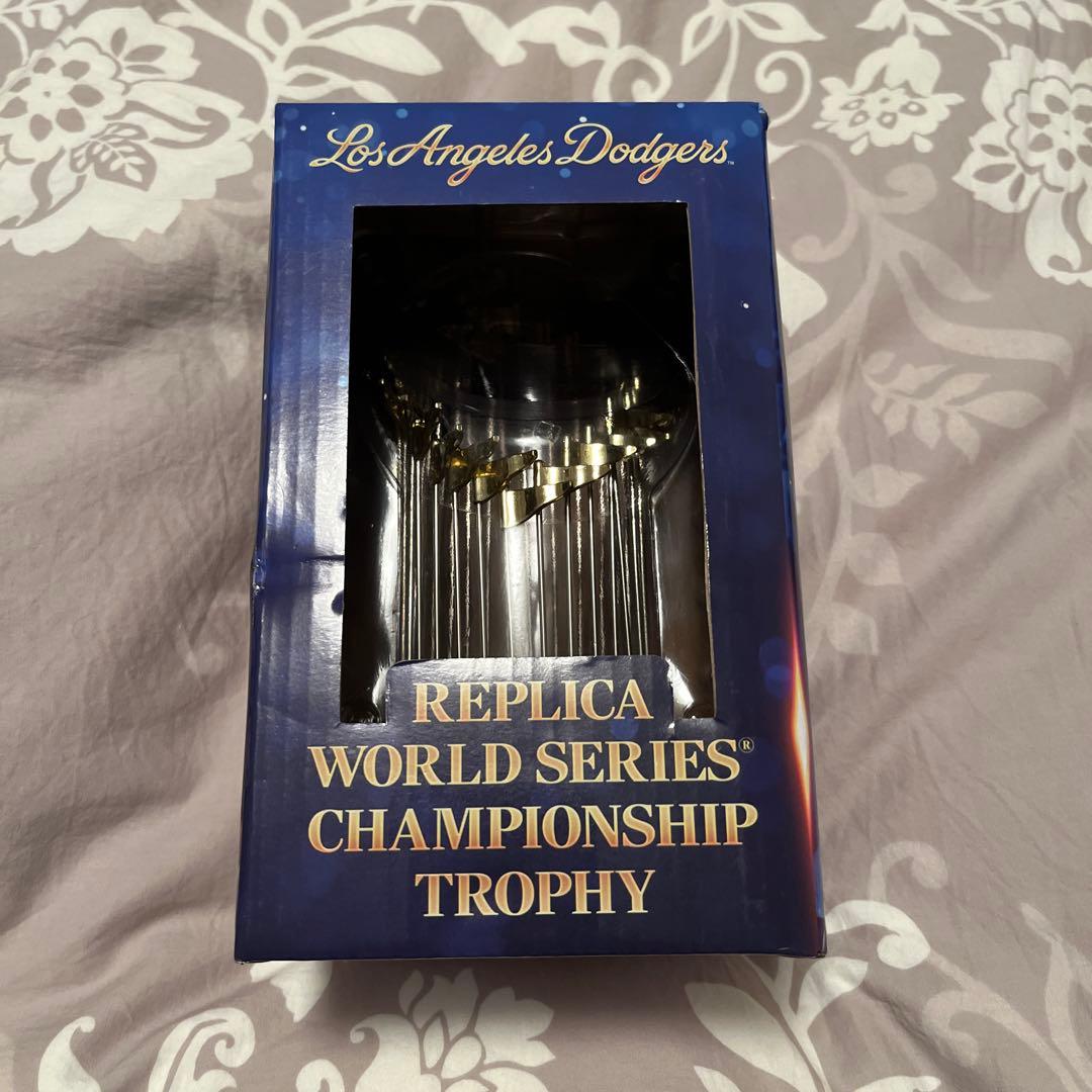 ドジャース 2024 ワールチャンピオントロフィー レプリカ