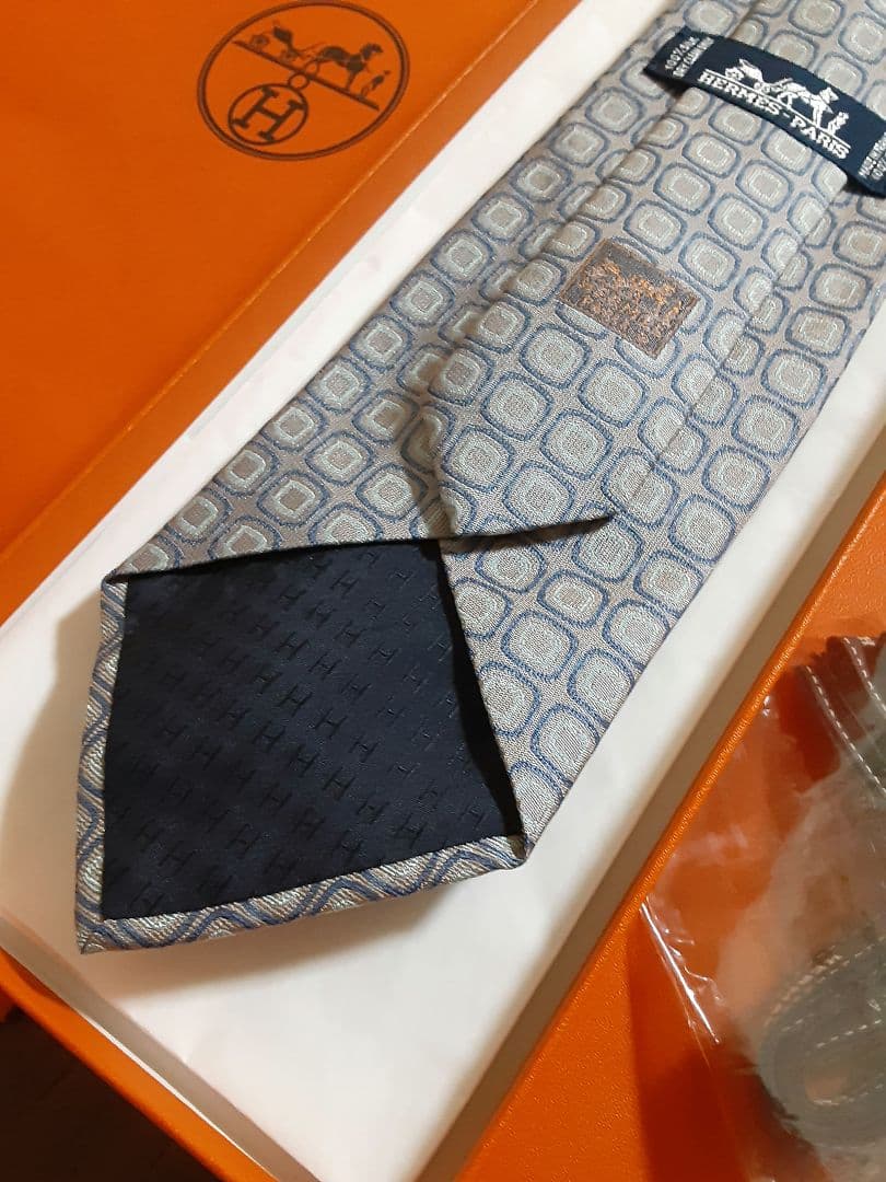 しおり エルメスネクタイ『H221』