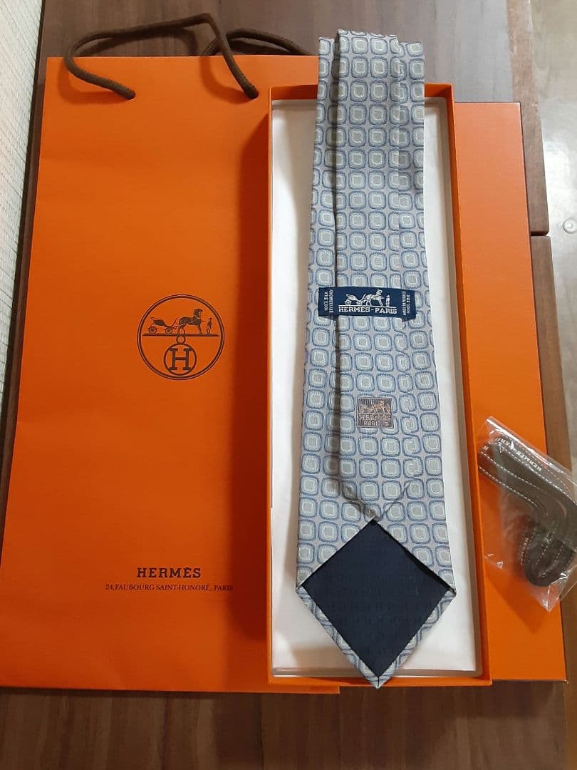 しおり エルメスネクタイ『H221』