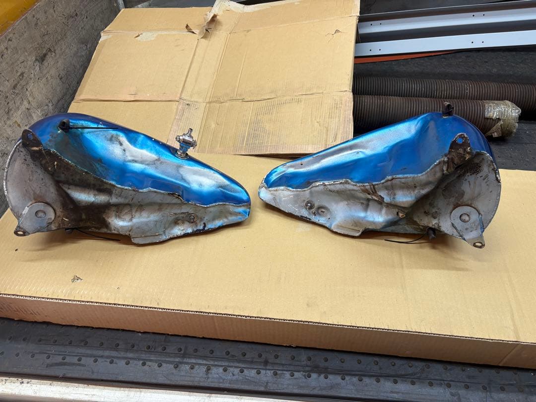 ハーレーアーリーショベル用外装セット破損あり