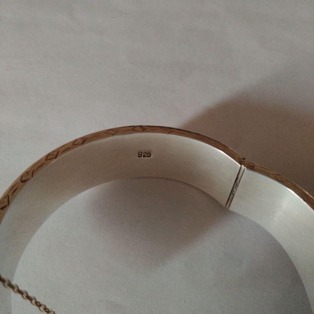 お値下げ！美品です！アガット ラブ&ピース　ブレスレット バングル