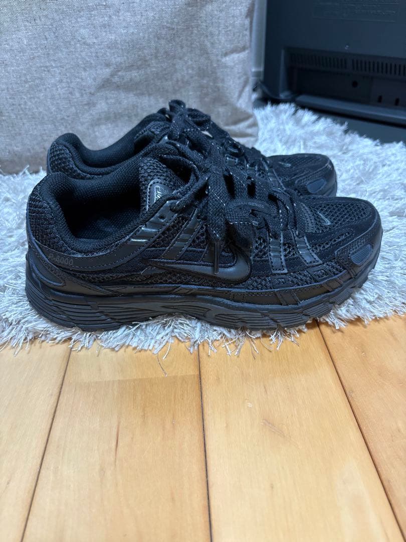 靴 NIKE P6000