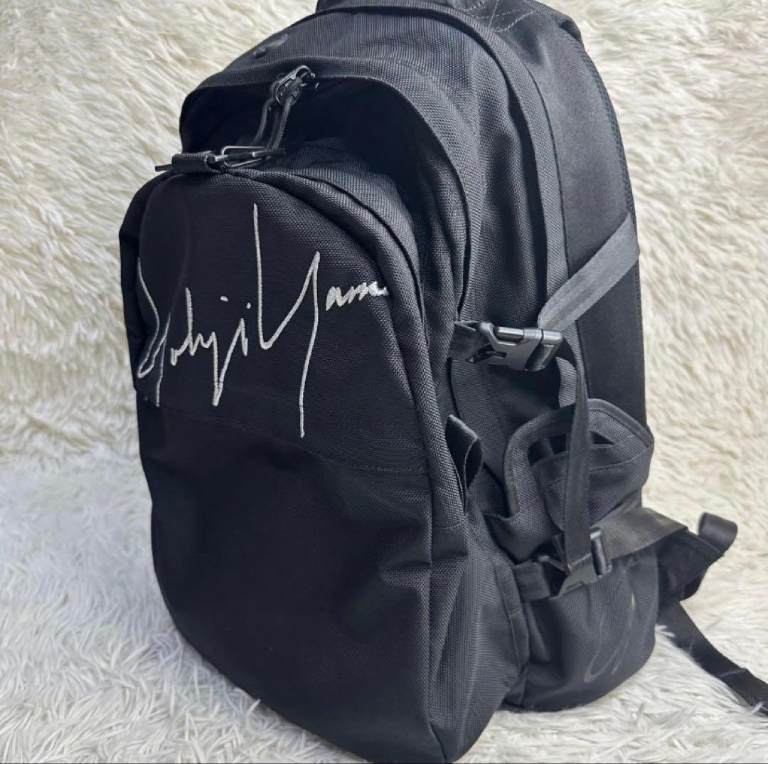 Yohji Yamamoto × NEW ERA 刺繍リュック