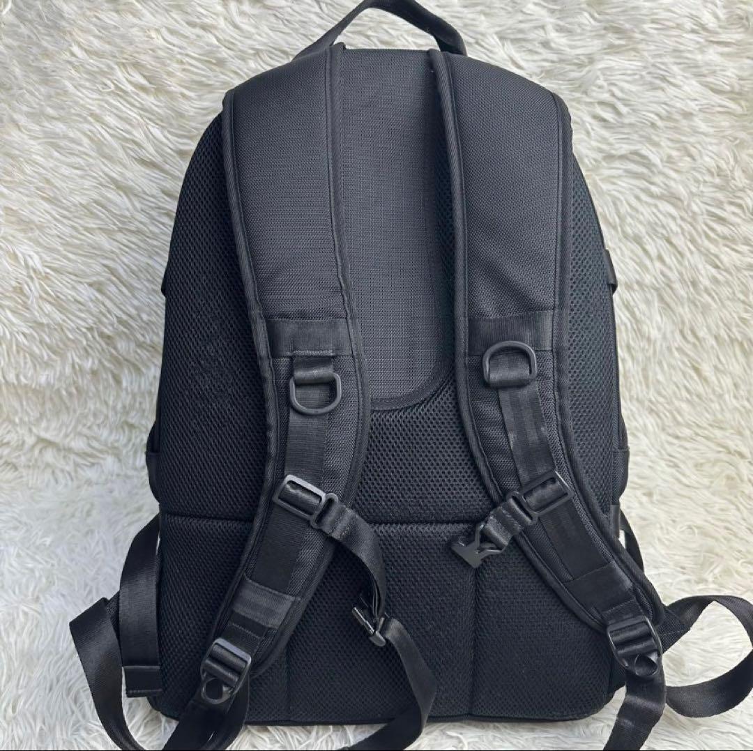 Yohji Yamamoto × NEW ERA 刺繍リュック