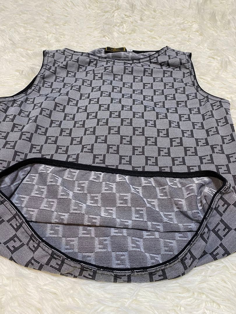 フェンディ　ズッカ柄　美品　タンクトップ　ノースリーブ