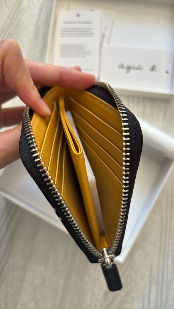 【新品未使用】agnis b. ブラック 二つ折り財布