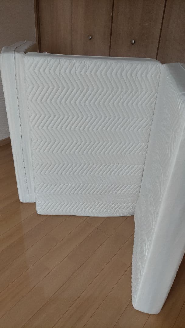 雲のやすらぎプレミアム　三つ折りマットレス