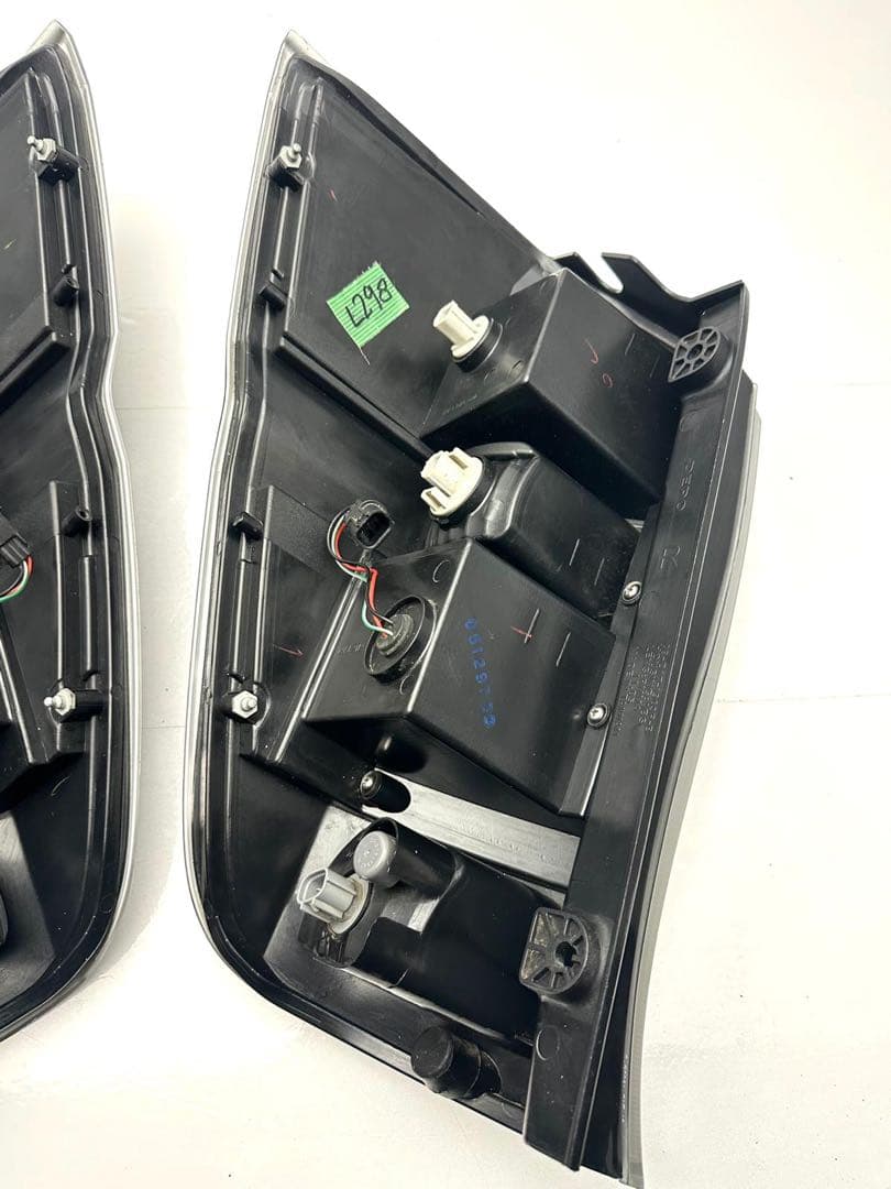 ステップワゴンス パーダ DEPO テールランプ テールライト LED スモーク