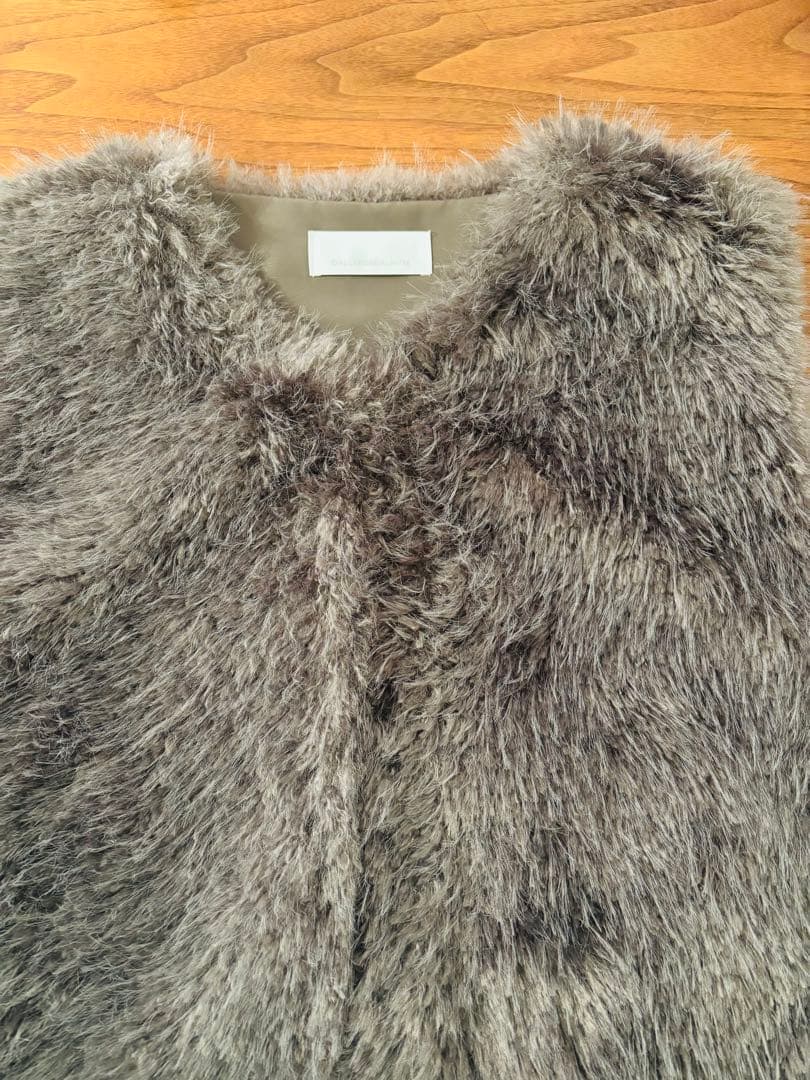 totona 極美品　ギャラルダガランテ　フェイクカシミア風ファーベスト