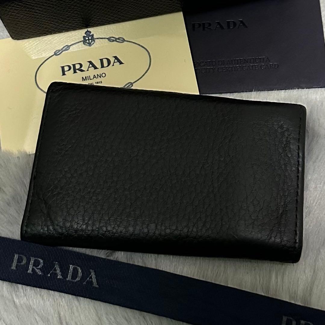美品✨　PRADA プラダ　キーケース　6連　ブラック　ロゴ金具　シボ革