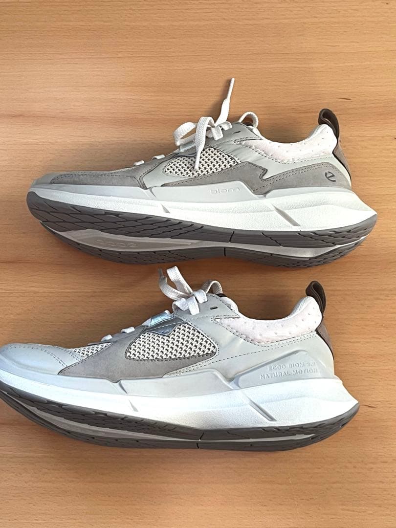 ECCO ウィメンズレザースニーカー　Biom 2.2 24cm