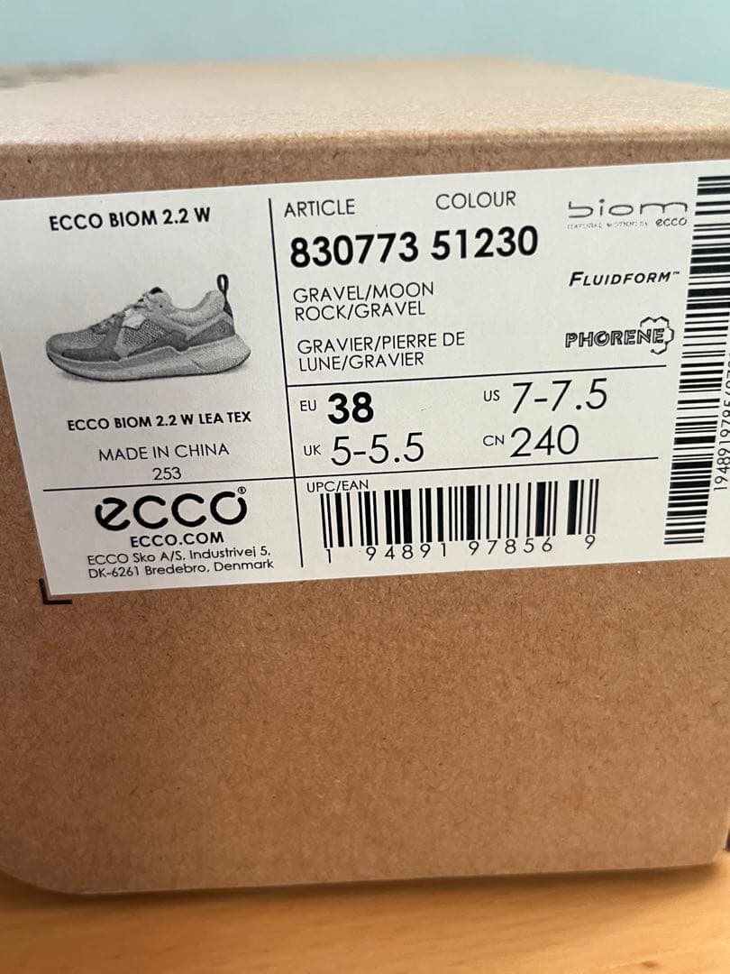 ECCO ウィメンズレザースニーカー　Biom 2.2 24cm