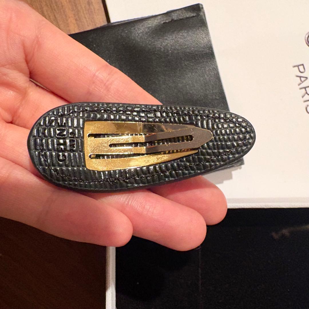 【1度使用のみ】CELINE ヘアクリップ 牛革