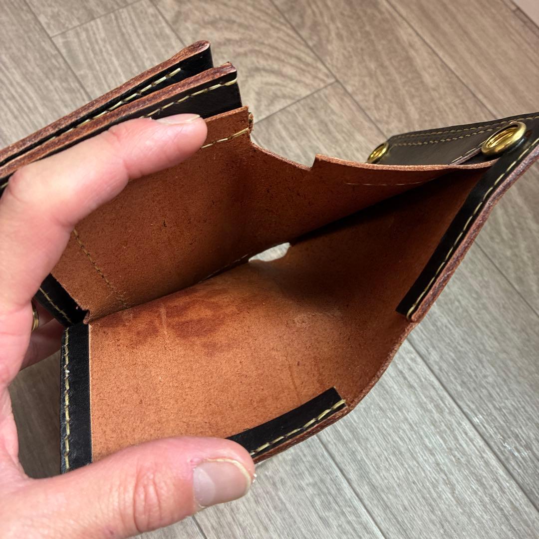 【週末セール】茶芯ブラック　トラッカーウォレットミドル　真鍮　お札を折らずに収納