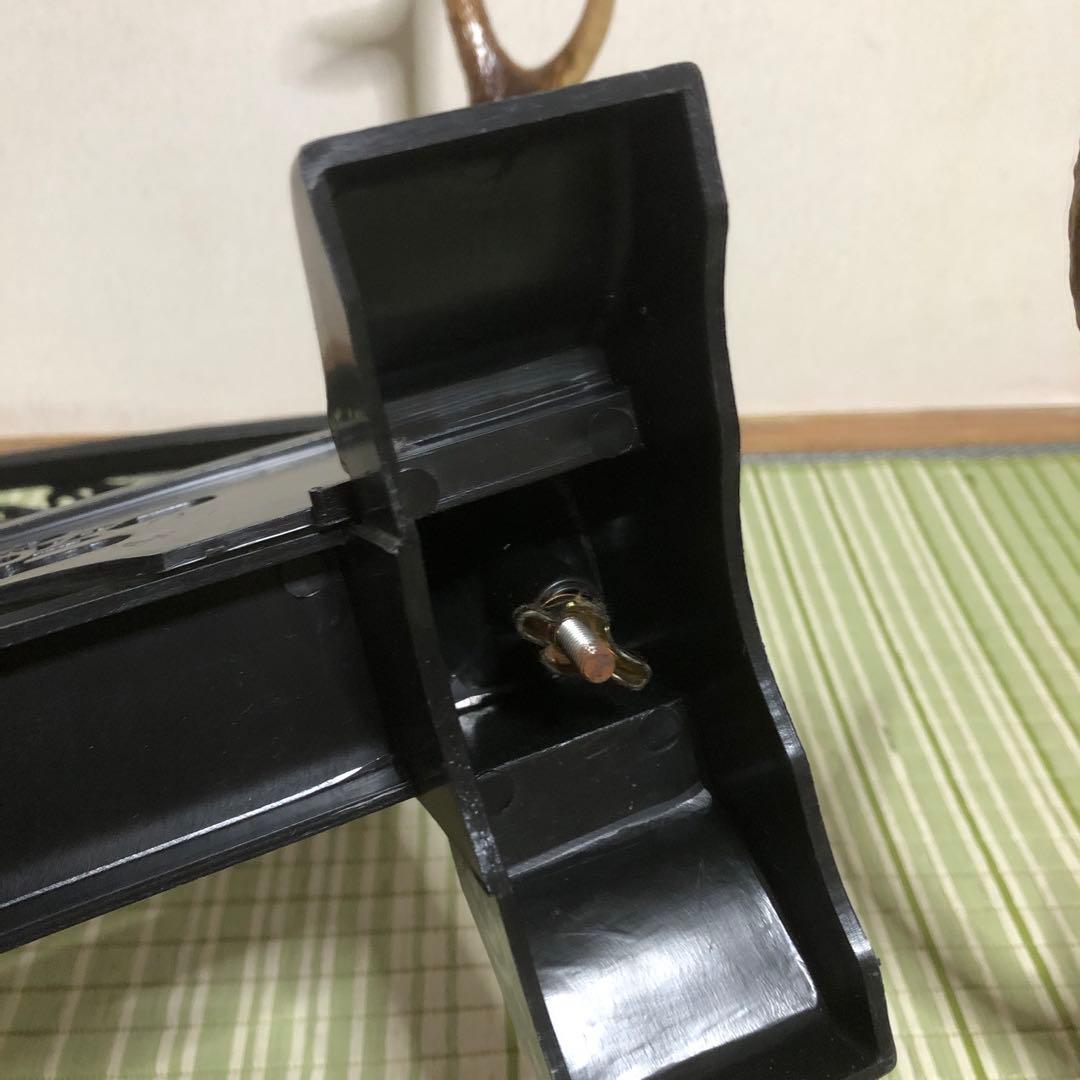 刀台　台座　飾り台　鹿角　レプリカ　プラスチック製　刀立て　刀置き　模造刀置き