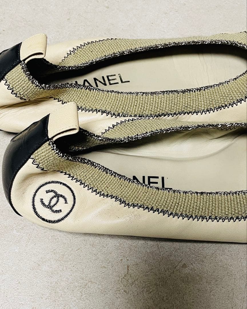 CHANEL アイボリー ブラック フラットシューズ　39/25cm