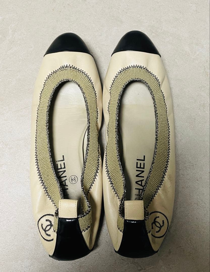 CHANEL アイボリー ブラック フラットシューズ　39/25cm